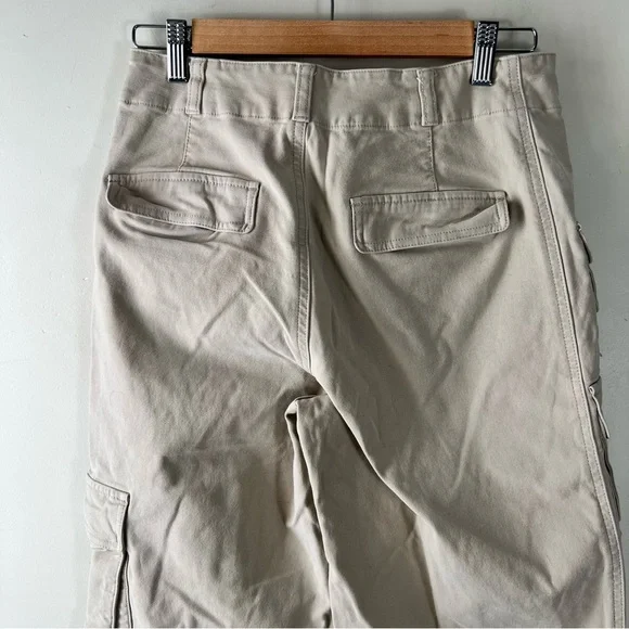 Aritzia TNA Picture Cargo Pant Beige Size 6 High Rise Utility - Picture 9 of 16
